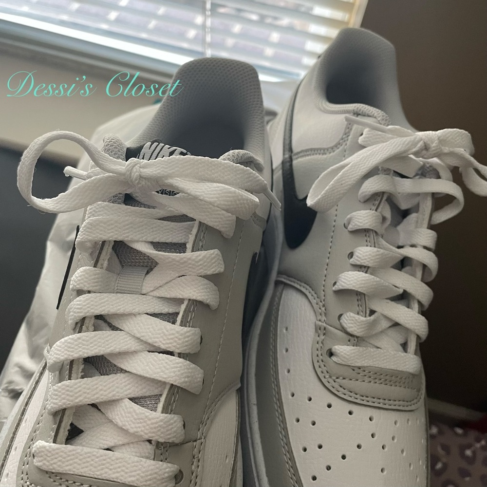 Nike Men's Low-Top Casual Sneaker in White, Light Gray, & Black - Picture 6 of 6